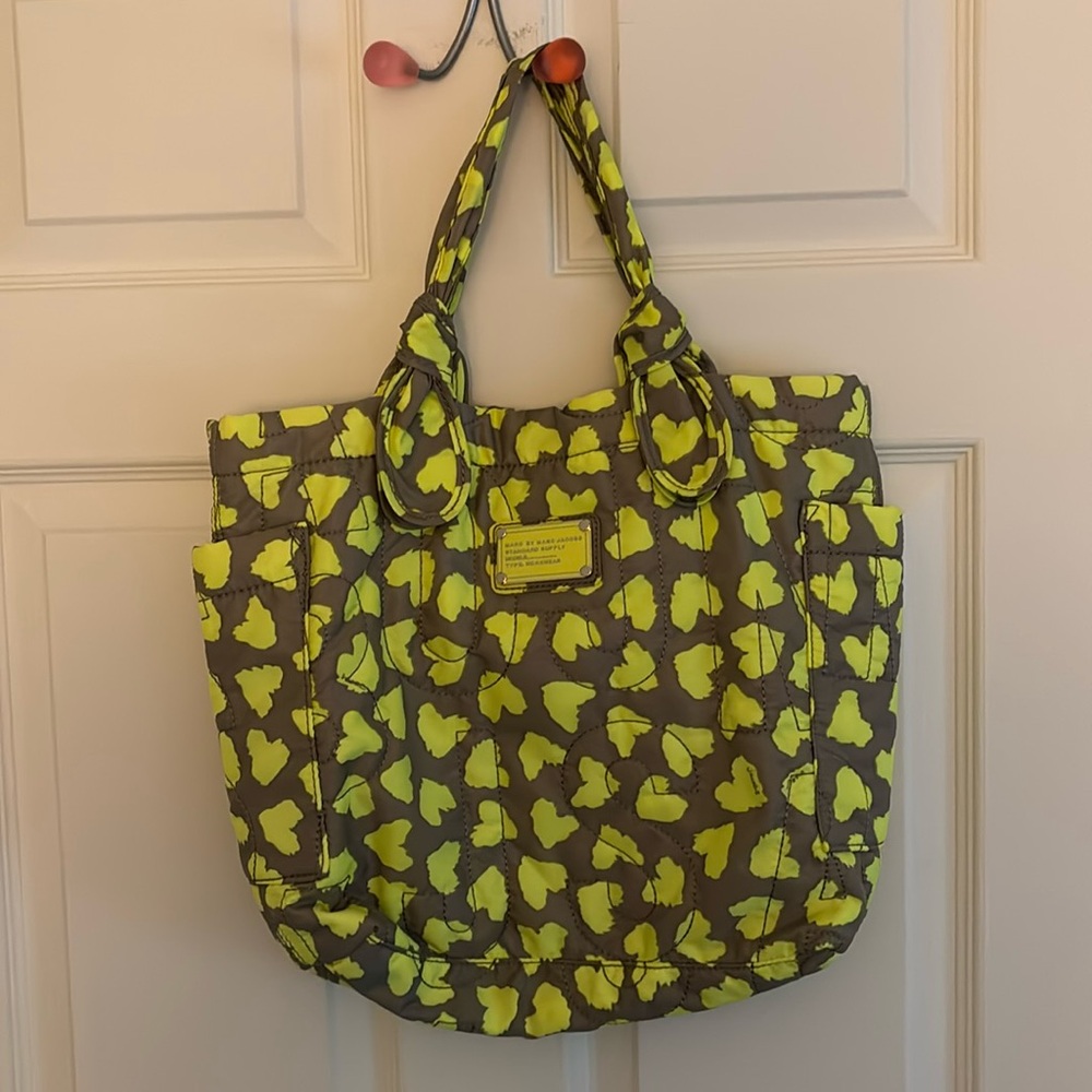 Adorable Marc Jacob’s heart tote